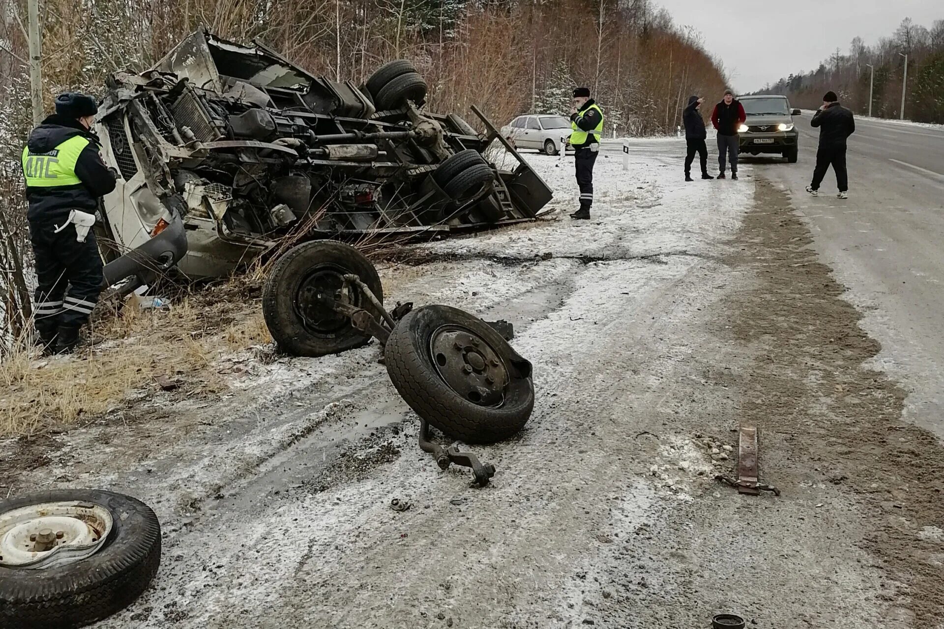 6 октября 2021. Автодорога Серов Ивдель. Авария на Серовском тракте. ДТП В Свердловской области.