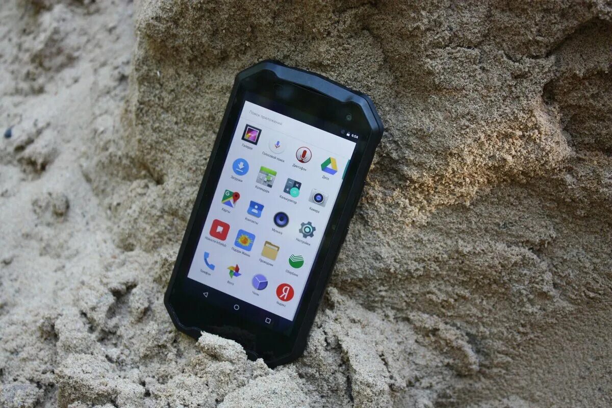 Bq shark. Телефон bq 5003l. bq shark pro. bq защищенный смартфон. nemol телефон.