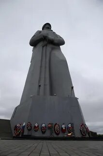 Памятник героям заполярья