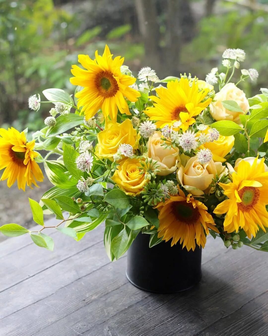 Букеты утро. Солнечный букет. Солнечный цветок. Букет цветов "Солнечный". Букеты яркие и солнечные.