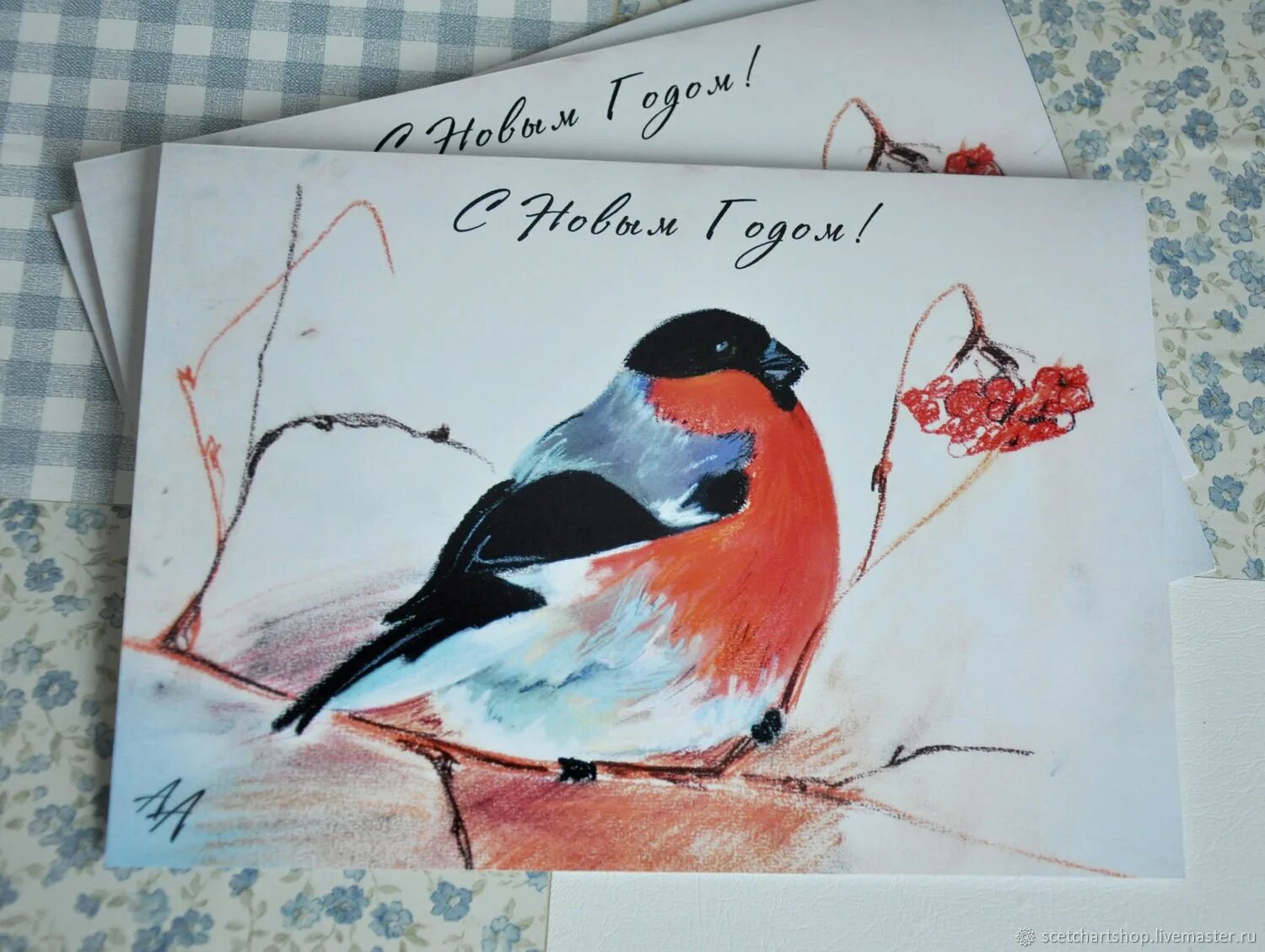 Новогодняя открытка снегири на ветке. Новогодние открытки со снегирями. Новогодние снегири. Открытка "снегири". Картина снегири.