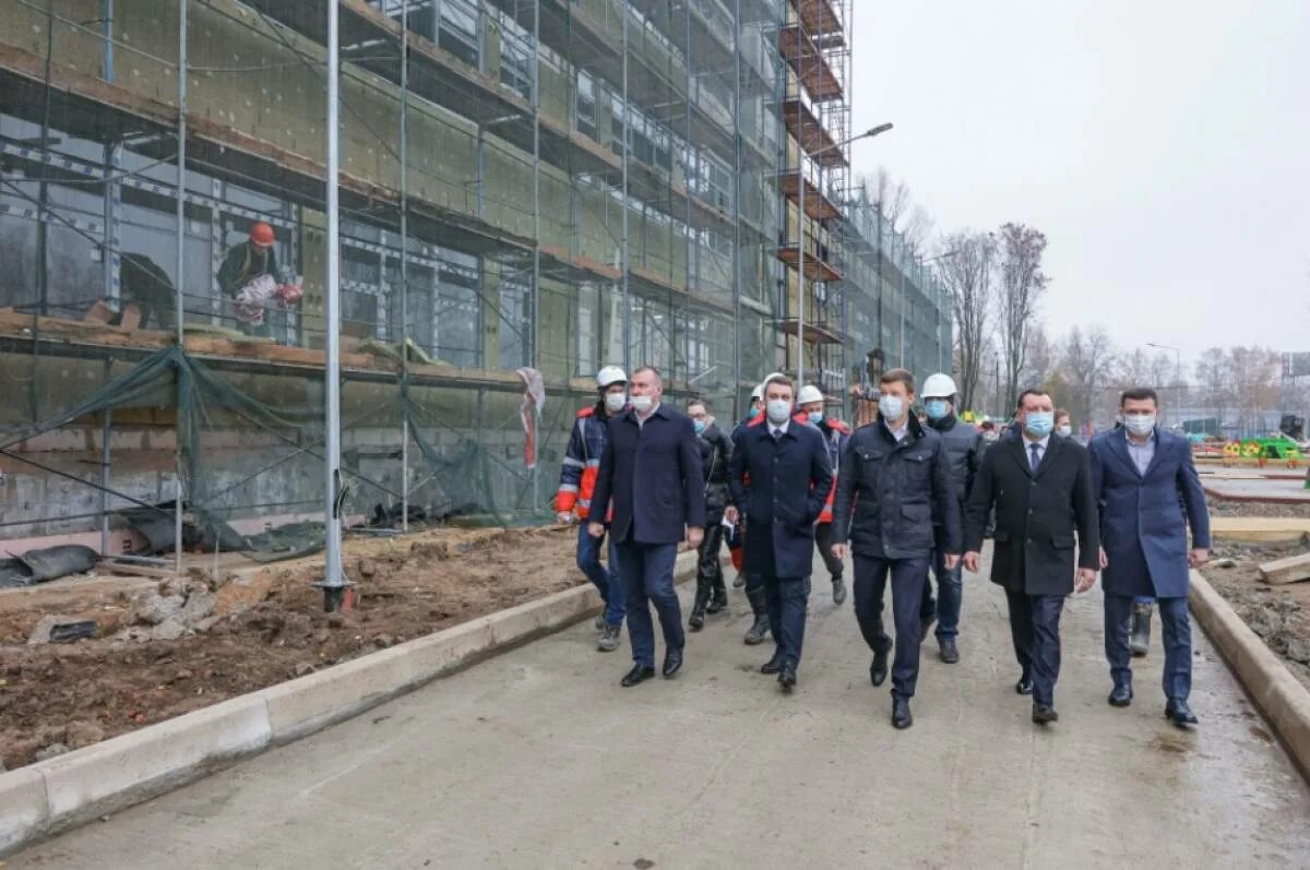 Школа микрорайон первомайский. Школа микрорайон первомайский. Школа 6 иркутск первомайский. Первомайская школа королев. Школа радужный киров новая.