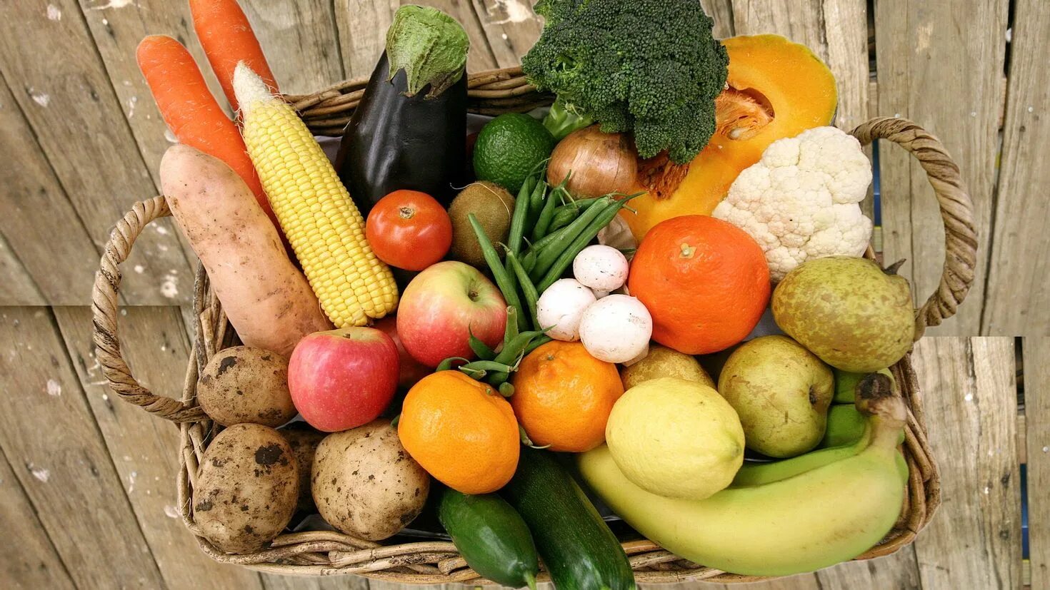 Овощи и фрукты. Корзинка с овощами. Свежие овощи. Свежие овощи и фрукты.