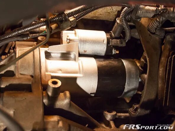 How to remove the starter? Nissan Primera 2001-2007