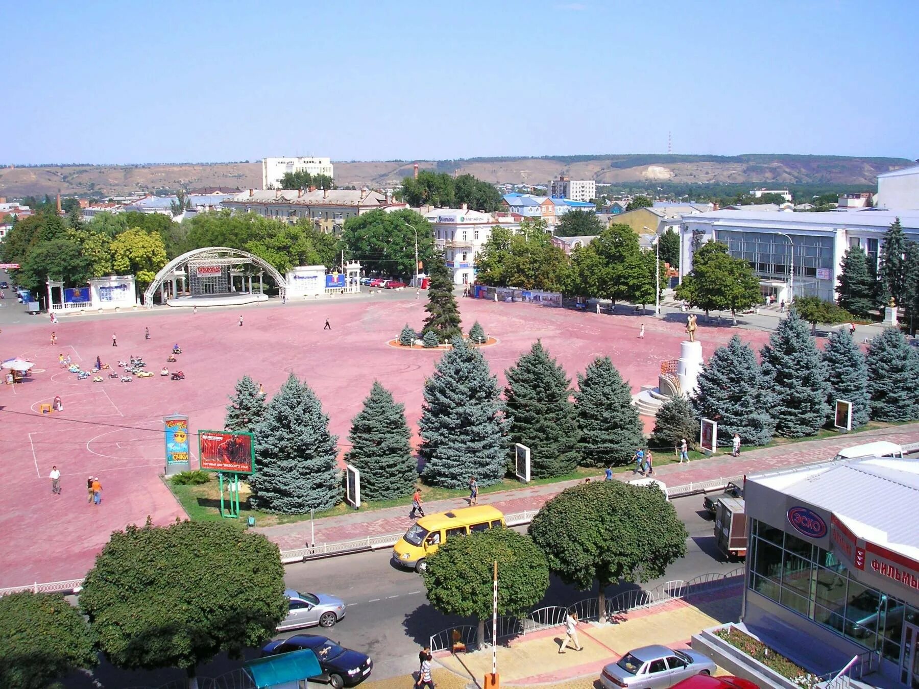 Армавир где купить. Площадь города Армавир Краснодарский край. Армавир Краснодарский край центр. Армавир Центральная площадь. Центральный сквер Армавир.