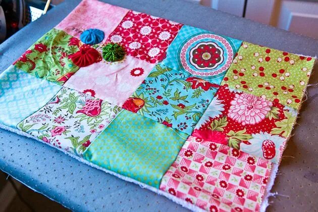 кухонное полотенце из лоскутков. полотенца в стиле пэчворк. рушник пэчворк. пэчворк полотенца. полотенце в лоскутной технике.