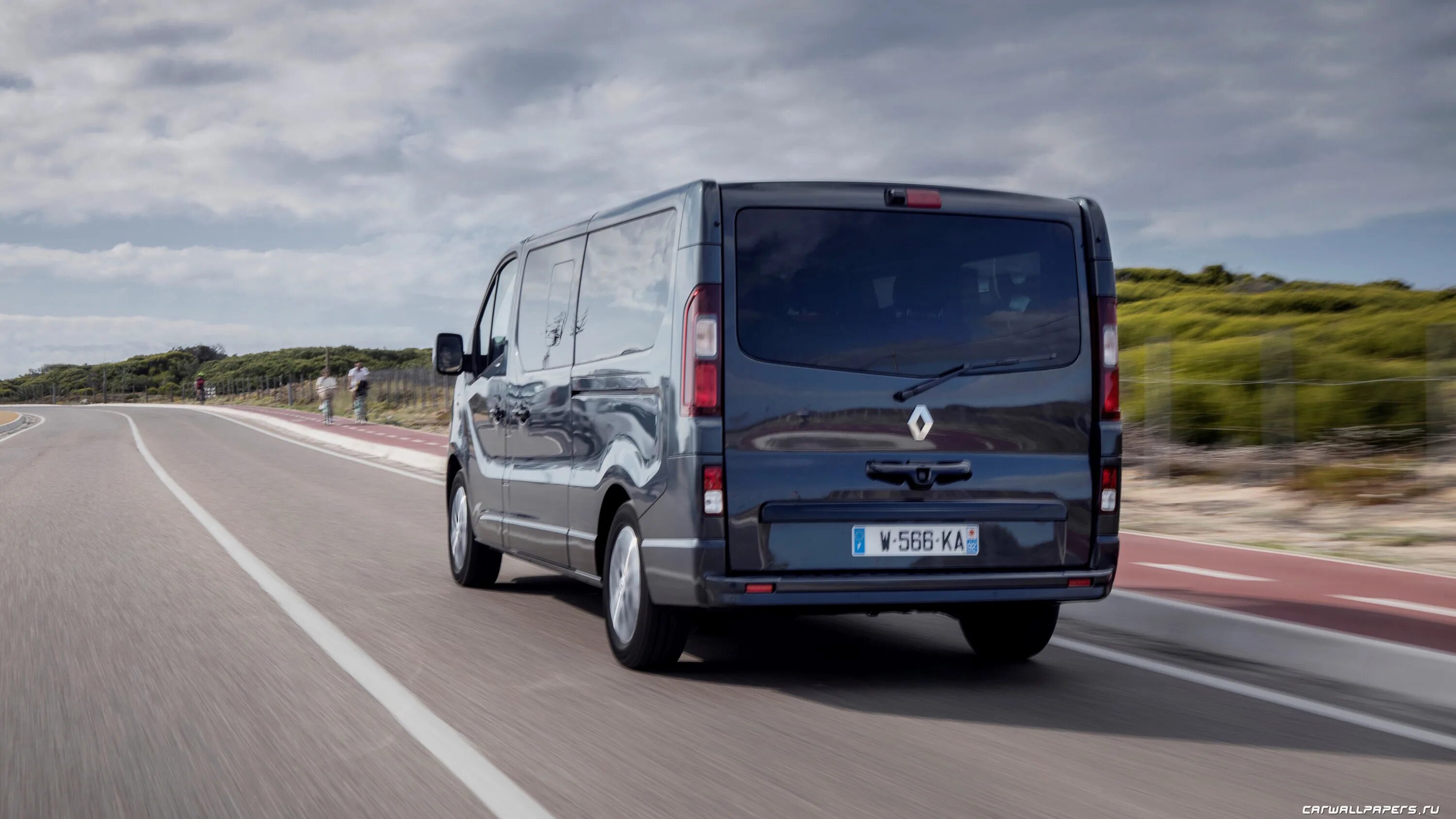 Фургон Renault Trafic 2019. Renault Trafic SPACECLASS. Рено трафик 2021. Рено трафик пассажирский новый. Трафик 2018