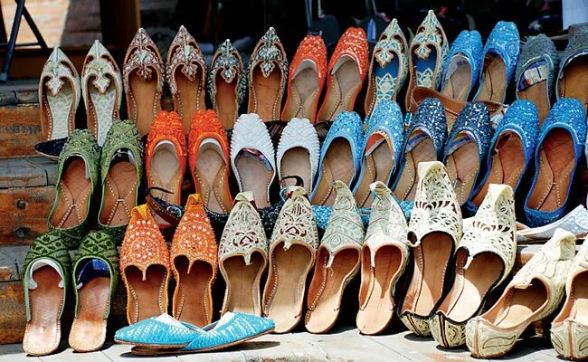 Где купить в хургаде. Обувь из Туниса. Египетские тапочки из верблюжьей кожи. Туфли из Туниса. Тапки кожаные из Туниса.