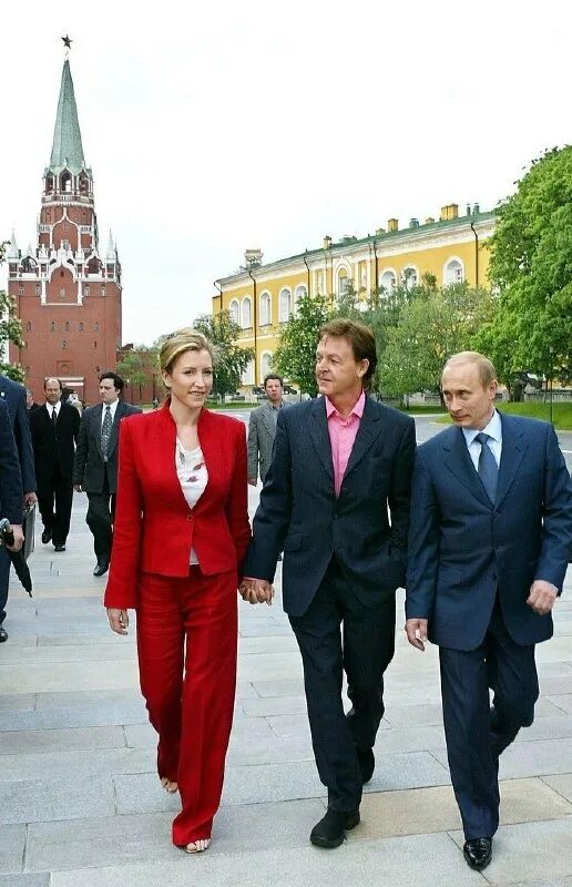 концерт пола маккартни в москве 2011. приехало пол москвы. концерт маккартни на красной площади. пол маккартни на красной площади 2003. концерт пола маккартни в москве 2003.