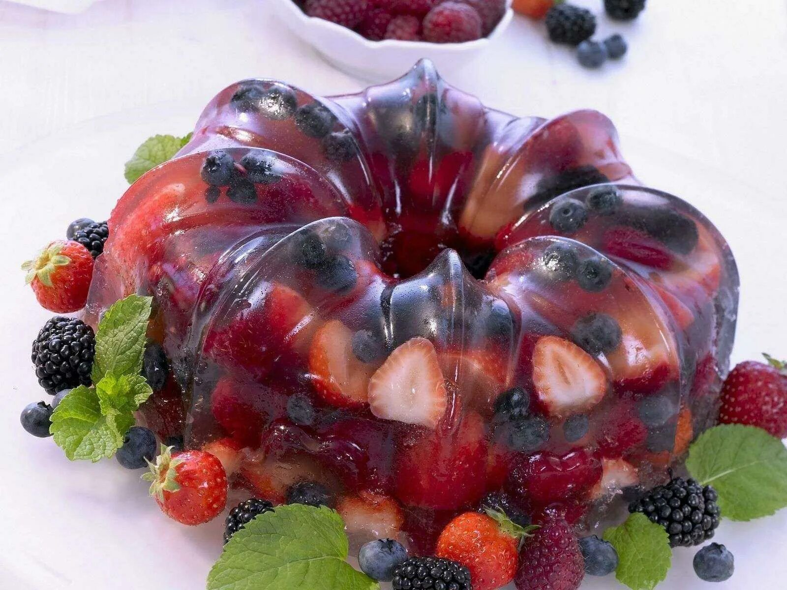 Рецепты желе в домашних условиях пошагово. Мармелад ЖЕЛЕЙНЫЙ ассорти "фруктово-ягодный микс". Джелли фрукты десерт ЖЕЛЕЙНЫЙ. Желе с ягодами. Украшения для торта из фруктов.