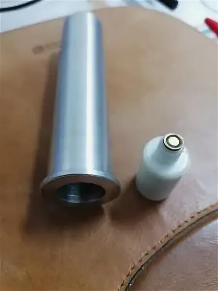 Под сигнал охотника. Переходник под 12 калибр для сигнала охотника. втулка под сигнал охотника. втулка-переходник для ракетницы. латунный переходник для сигнала охотника.