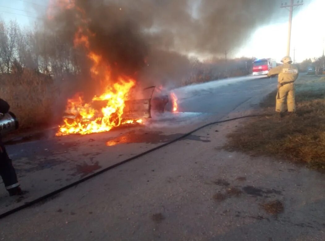 Придорожная 26. Поджог автомобиля в Курске. Сгорела машина в Курске вчера. Горелые машины в Курске.