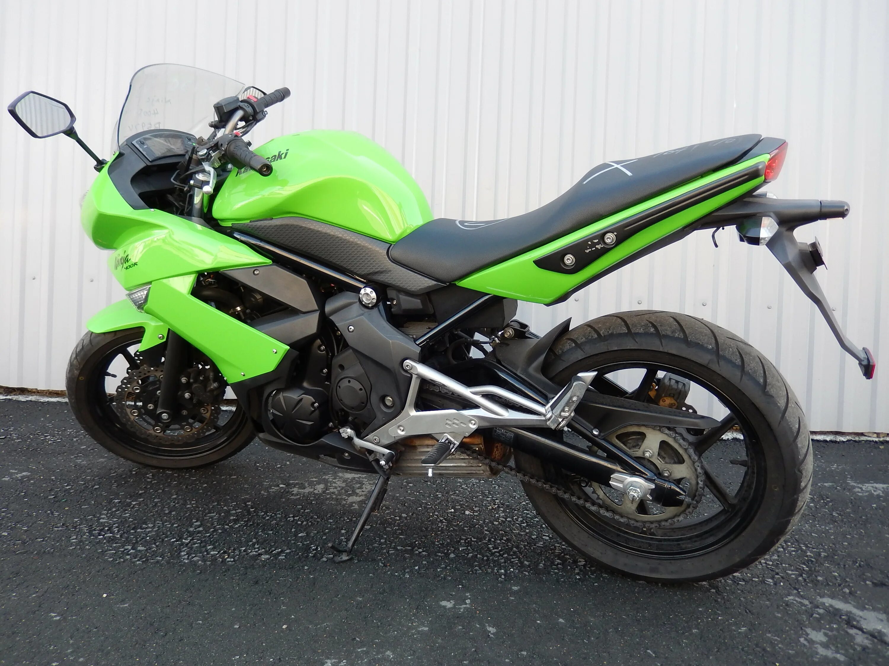 Купить мотоцикл kawasaki. Kawasaki Ninja 400r. Мотоцикл Kawasaki Ninja 400. Мотоцикл Kawasaki Ninja 400 r. Kawasaki 400r.