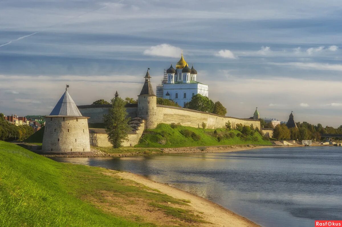 псковский кремль экскурсия. плоская башня псковского кремля. каменный кремль в пскове. псковский кремль ул кремль 4 псков. псковский кремль ул кремль 4 псков.