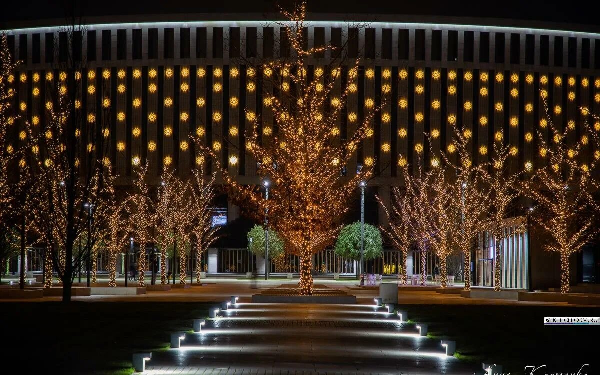 Парк галицкого в краснодаре иллюминация. Парк галицкого как работает в новогодние праздники. Парк галицкого в краснодаре новогодний 2021. Парк галицкого как работает в новогодние праздники. Парк галицкого как работает в новогодние праздники.