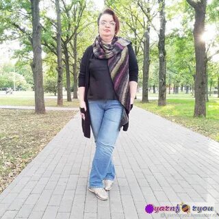 Стою на полустаночке полушалочке