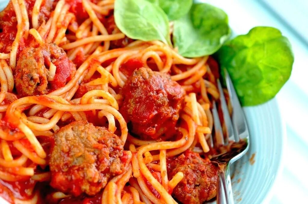 Итальянские блюда. Аппетитные спагетти. Spaghetti and Meatballs. Итальянские блюда самые интересные. Любой обед