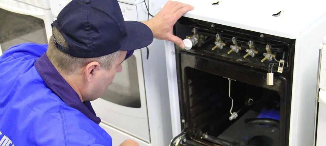 Плита от газовой горелки. Неисправности газовой плиты и их устранение. Газовая плита гефест коптит большая конфорка. Газовая плита мастер. Газовая поверхность крепление.