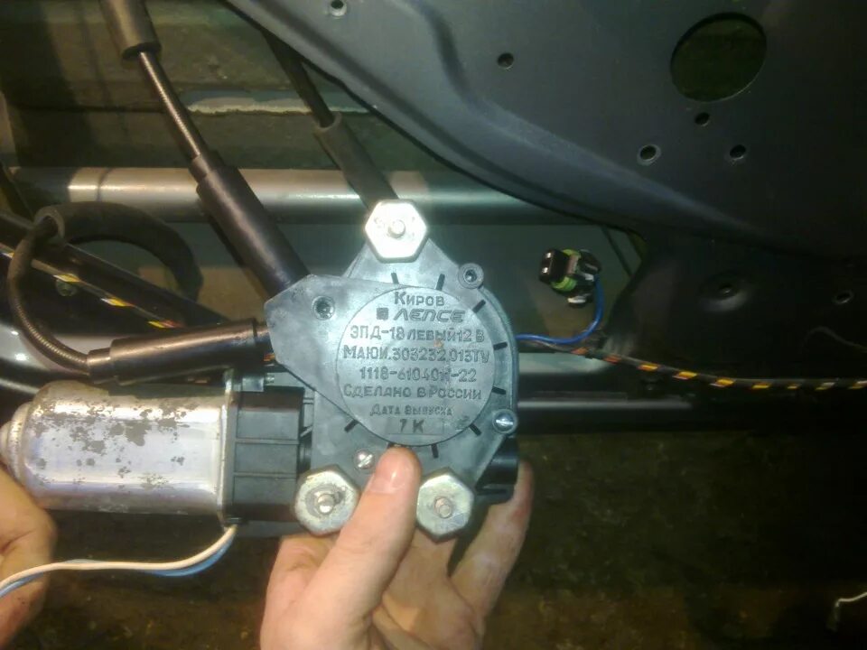 Стойка для болгарки с протяжкой stand for angle grinder with broach. Крепления стеклоподъемника калина 1. Стеклоподъемник калина 1 передний левый. Калина стеклоподъемники ремонт. Блок управления эсп калина люкс.