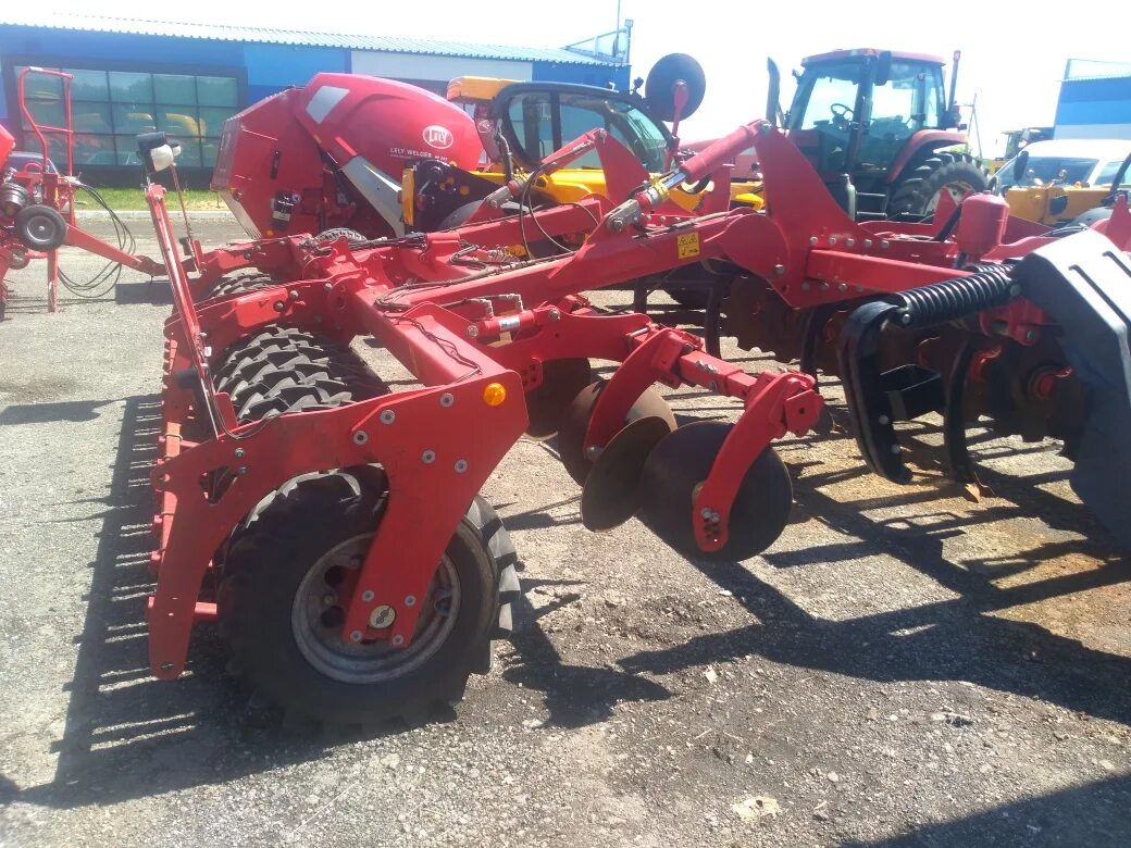 Культиватор horsch. Культиватор хорш. Культиватор хорш тигер 4. Глубокорыхлитель horsch tiger. Культиватор хорш 18 метров.