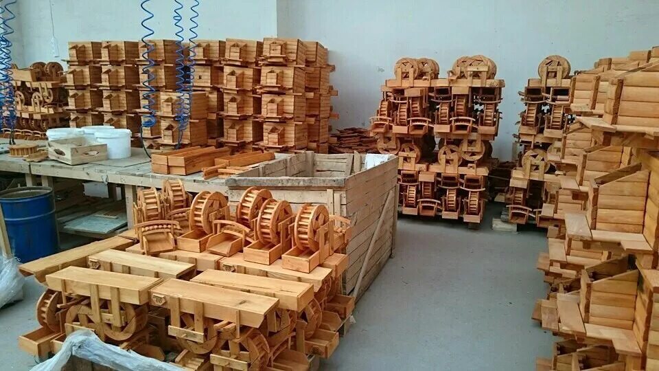 Вологда купить деревянный. Деревянные изделия. Мелкие изделия из дерева. Магазин деревянных изделий. Деревянные изделия на продажу.