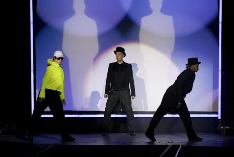 Pet shop boys dancing