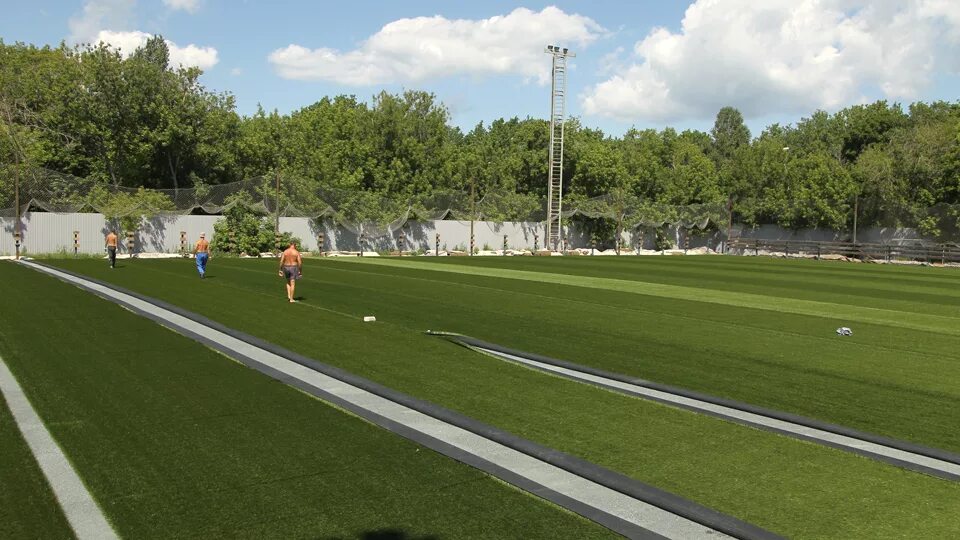 «факел», спортивно-оздоровительная база подгорный. Обновленное поле базы крыльев. Базы отдыха с футбольным полем. Чм 2018 бронницы. Стадион академия рубин казань.