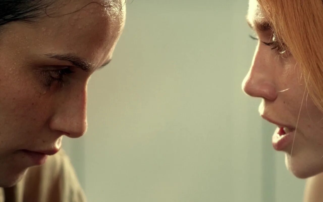 Сарализа фольм и клеменс шик. Desire 2011 full. Отель желание фильм 2011. Hotel desire 2011. Desire 2011 фильм.