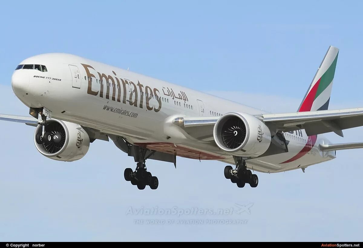 Боинг 777 300 er. Boeing 777-300er Emirates. Эмирейтс 777-300er. Боинг 777 300 er Эмирейтс.