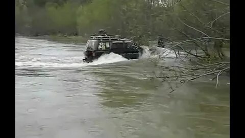 Мы перебрались через реку по зыбкому
