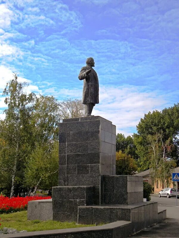 Миллерово какая. Миллерово ростовская область. памятники города миллерово ростовской области. памятник ленину в городе миллерово. миллерово площадь.