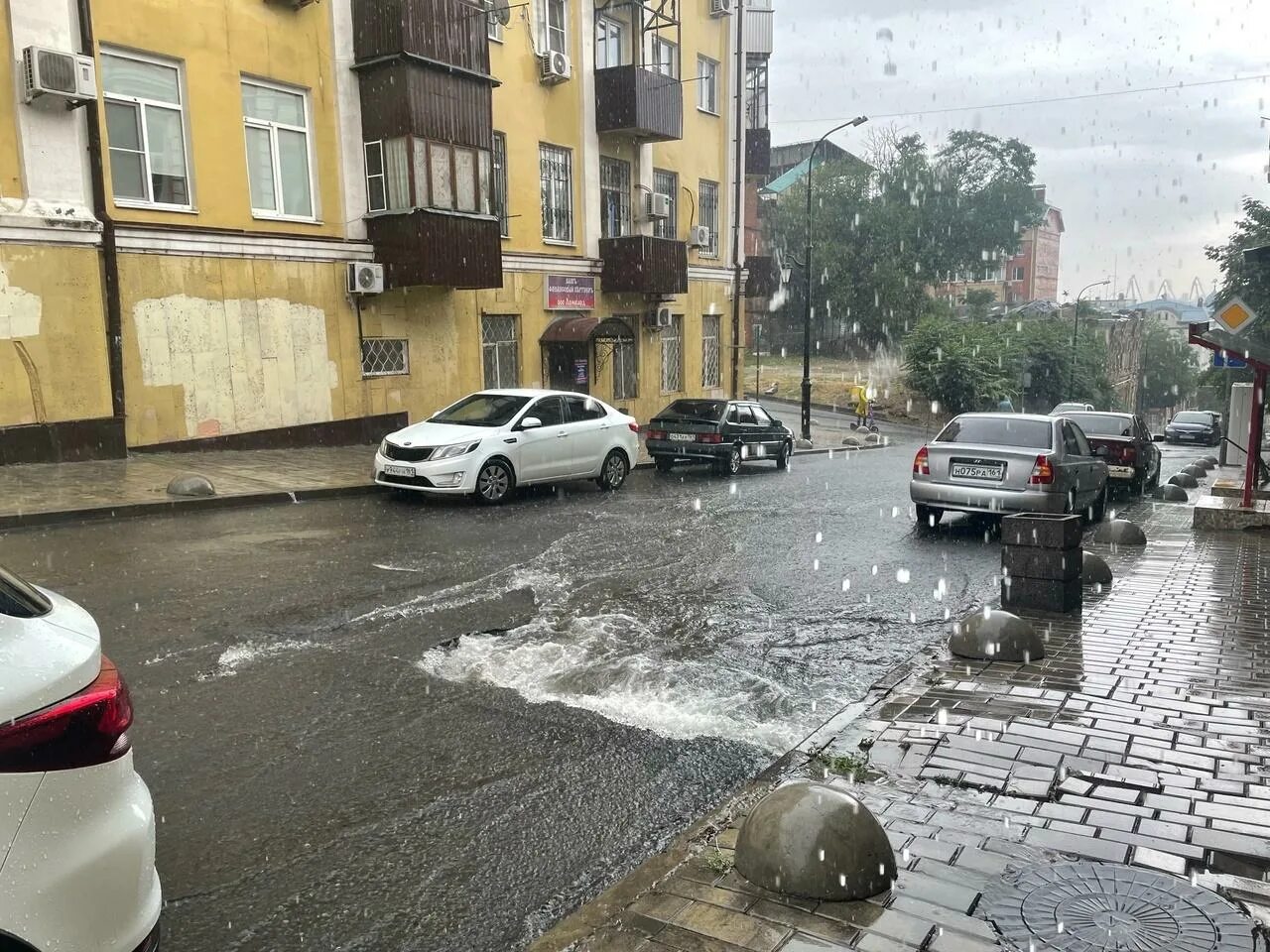 Сильный дождь. Ливень. Дождь в Ростове на Дону. Град и ливень. Новости сегодня ростова на дону сейчас