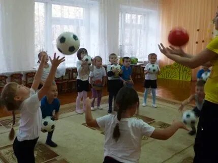 Физкультурные занятия с мячом