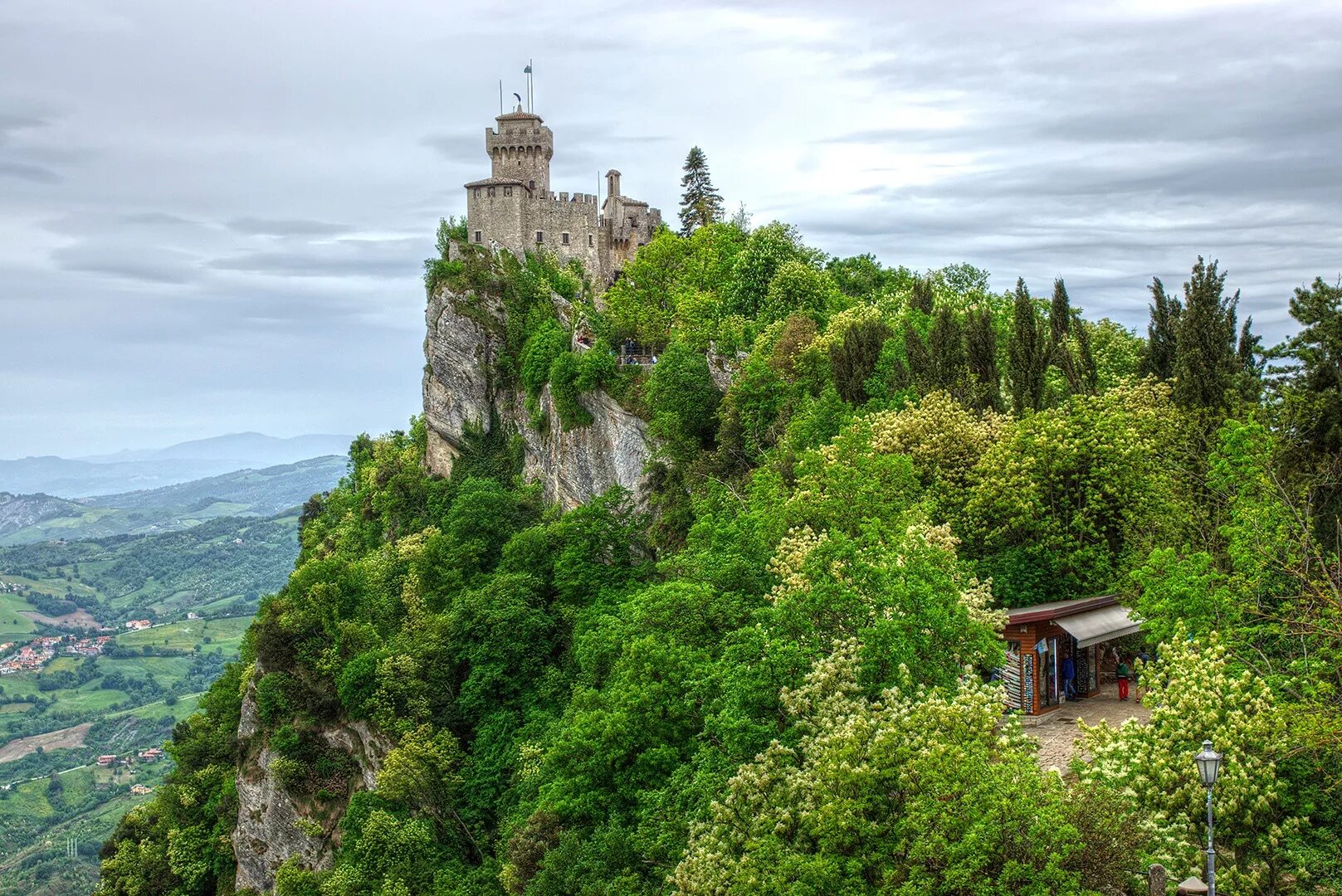 Сан-Марино (город). Сан Марино природа. Три башни Сан-Марино. Сан Марино пейзажи. Сан марино отзывы