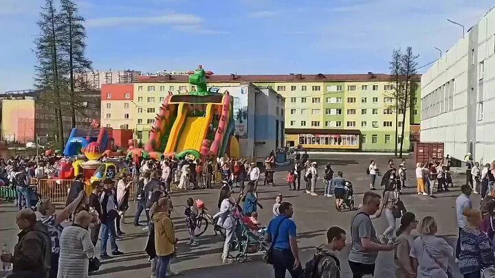 Пл горняков. Площадь талнаха. Горняк талнах. Пл горняков. Площадь горняков.
