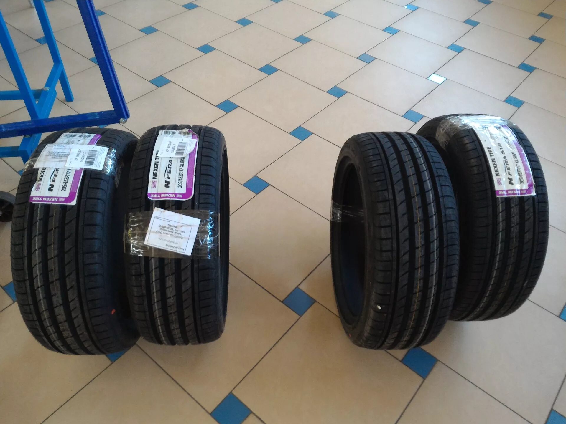 Nexen su1 225/60 r17. 215/45 R17 Нексен. 205 45 17 Nexen. 205/45 R17. Резина nexen лето