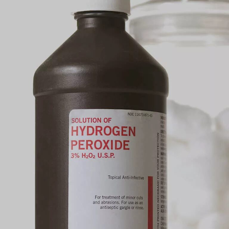 Peroxide crystals. Hydrogen Peroxide. Hydrogen Peroxide IBC. Peroxide de hydrogen.