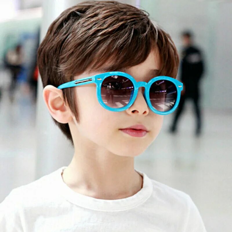 модные очки для детей для зрения. пацан в круглых очках. круглые очки для мальчиков солнечные. мальчик в круглых очках. парень в круглых очках подросток.
