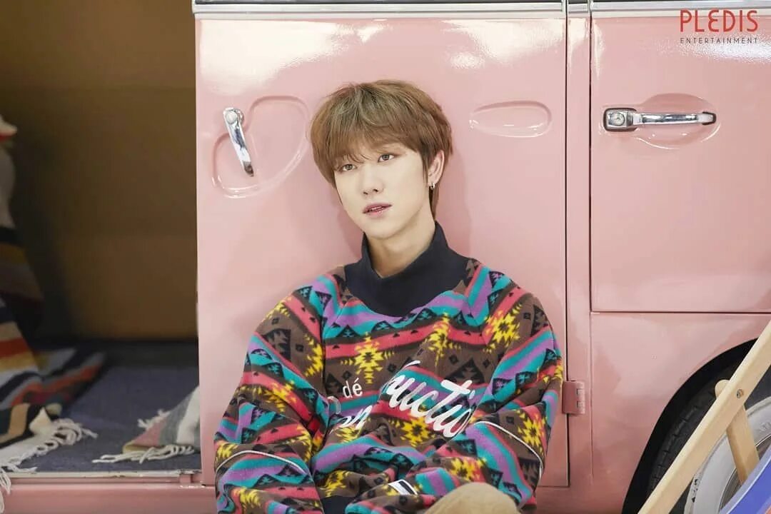 Seventeen 2019. Пак чимин. Seventeen вертикальное. Zb1 участники с именами. Seventeen 17 carat.