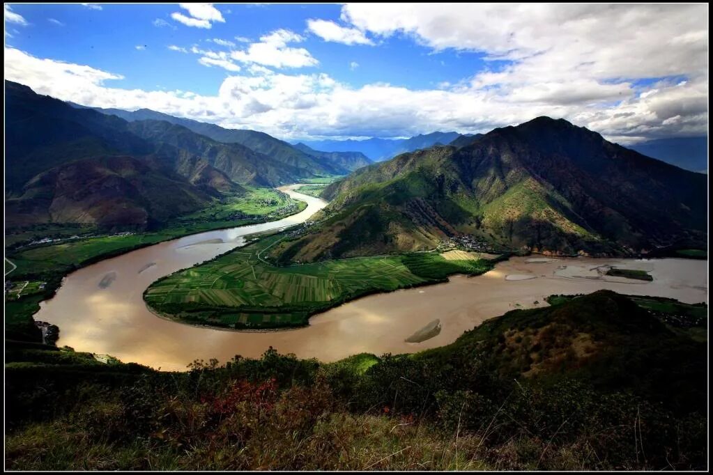 Китай между какими реками. Хуанхэ и Янцзы. Реки Хуанхэ и Янцзы. Бассейн реки Янцзы. Река Янцзы Тибет.