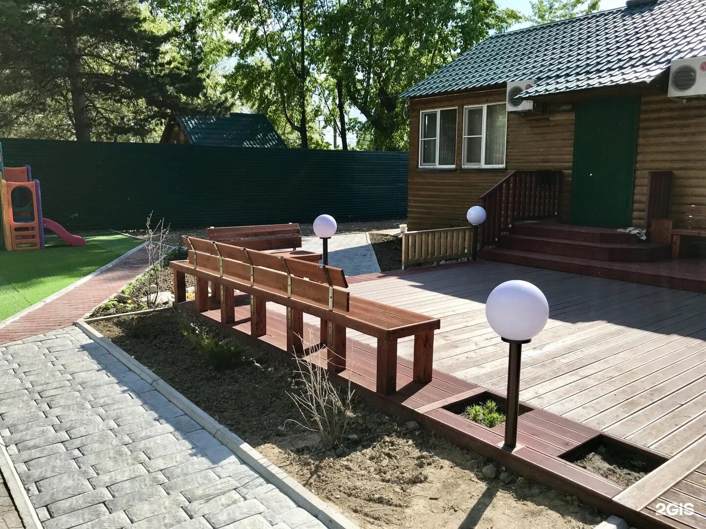 Штормовая 10 хабаровск. Дельфин хабаровск беседки. Домики отдыха в хабаровске. Турбазы хабаровский край. Домики отдыха в хабаровске.