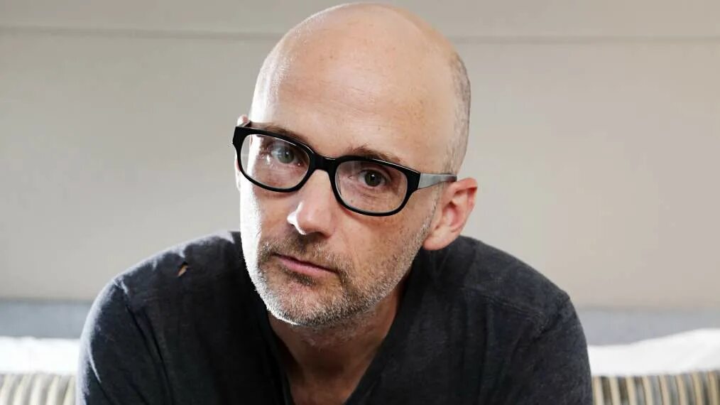 Moby trouble. Moby 2000. моби американский диджей. moby певец.