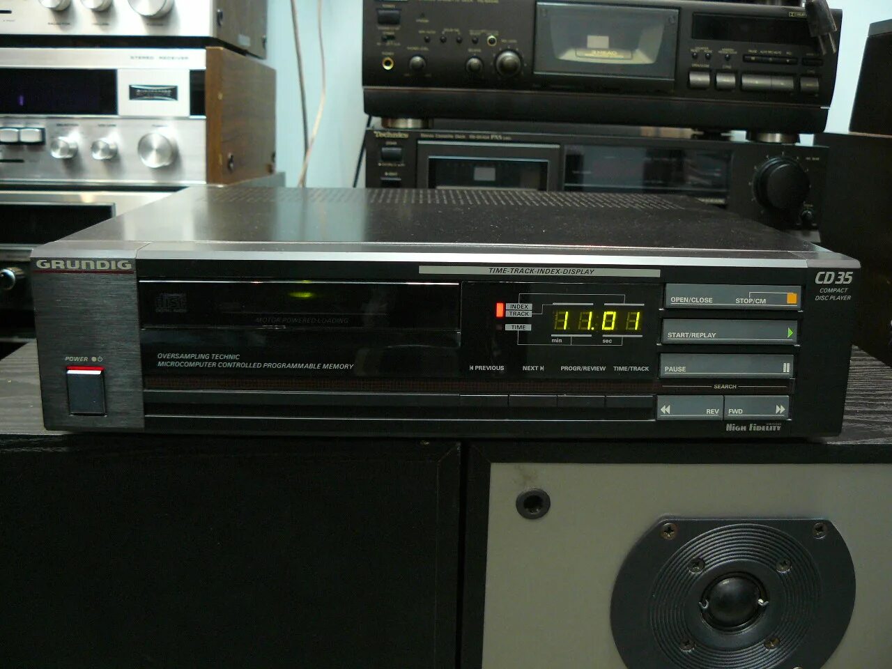 CD проигрыватель Grundig. Grundig Compact Disc Player cd210. Музыкальные центры Grundig CD 5 700.