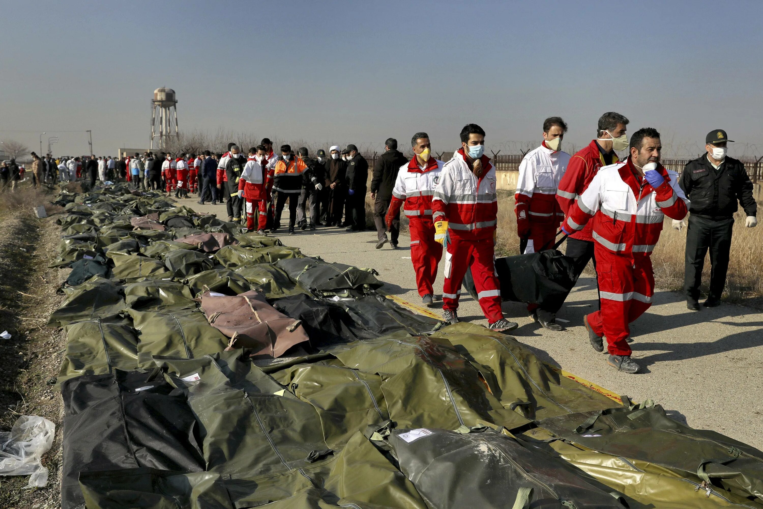 Катастрофа Boeing 737 в Казани. Катастрофа Boeing 737 в Казани тела погибших. Катастрофа Боинг 737 в Тегеране.