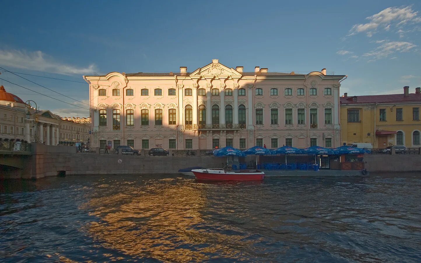 Дворец через. Строгановский дворец в санкт-петербурге. строгановский дворец (1753—1754 гг). дворец строгановых. спб строгановский дворец на мойке.