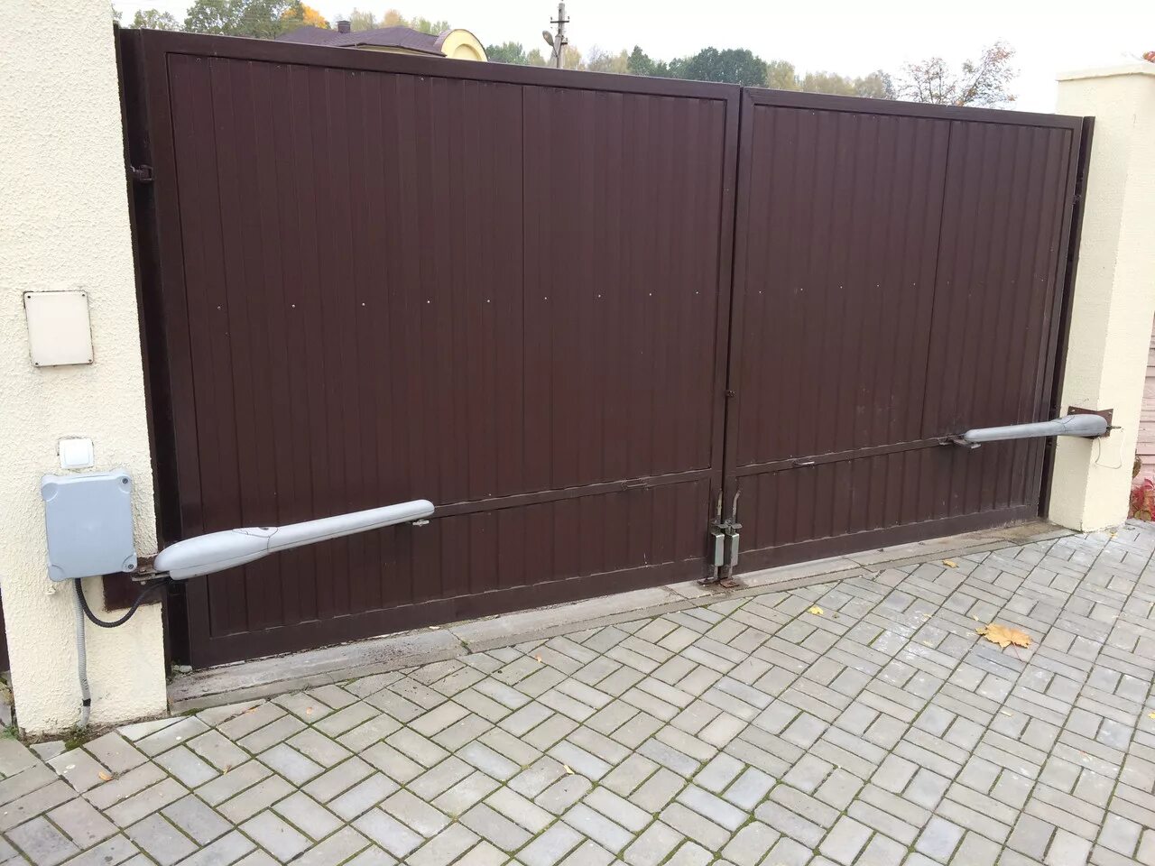 Монтажный комплект распашных ворот дорхан. Ремонт распашных автоматических ворот. Распашные ворота дорхан. Распашные ворота с электроприводом дорхан. Ремонт распашных автоматических ворот.