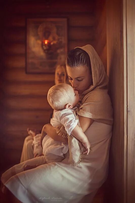 Православная про маму. Мать с ребенком. Православная про маму. Православная про маму. Православное воспитание девочек книга.
