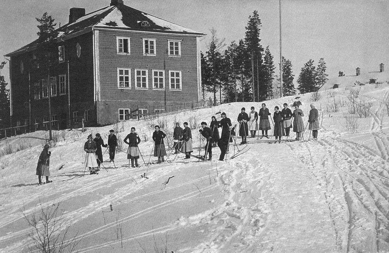 каратсалми. земские больницы нижегородской губернии. частное образовательное учреждение «первая народная школа». первая школа для глухонемых 1806. школа 1946 год.