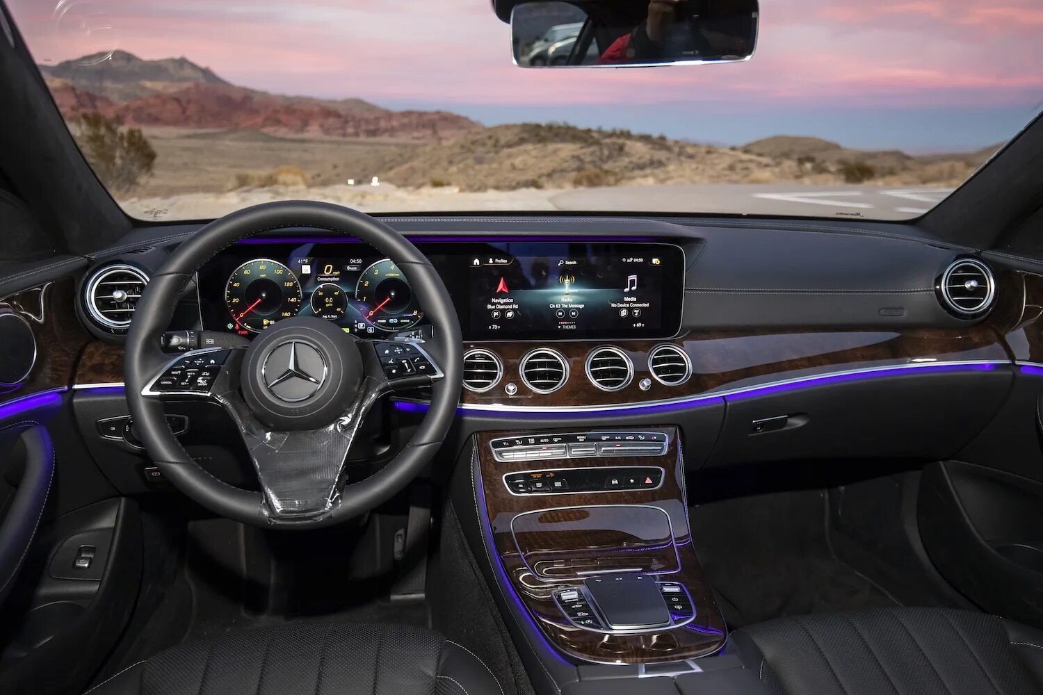 Мерседес е 2025. Mercedes benz e class 2025 салон. мерседес бенц е класс 2025 салон. мерседес бенц е 200 2025. мерседес-бенц е200 2025 салон.