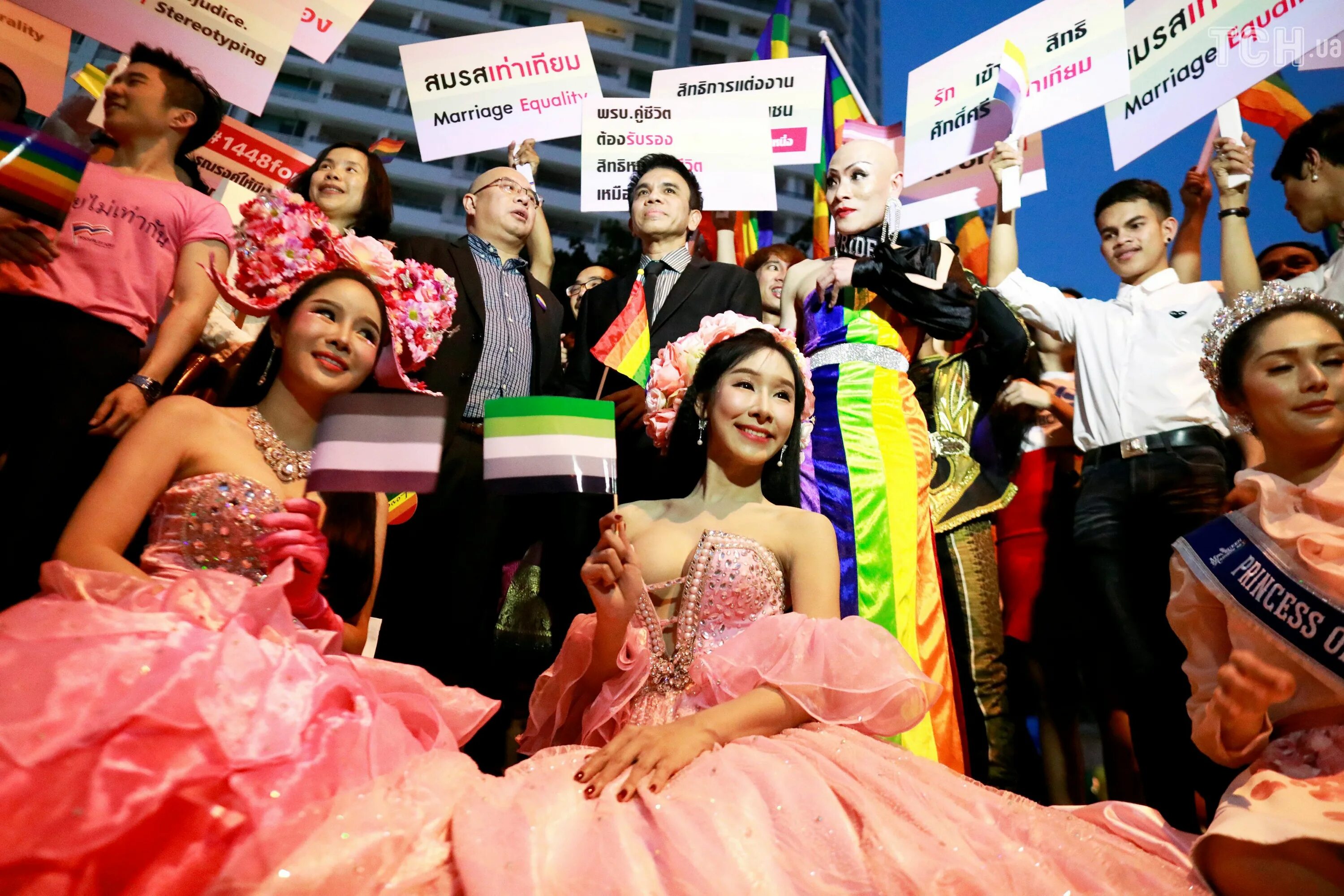 Тайланд ЛГБТК. Видео парад в тайланде